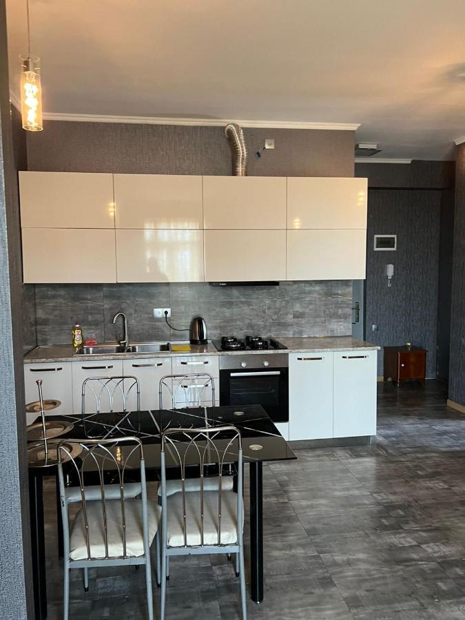 Bright And Cozy In Didi Dighomi Apartment