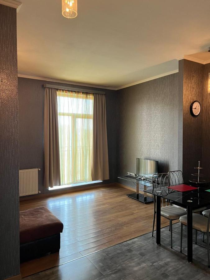 Bright And Cozy In Didi Dighomi Apartment